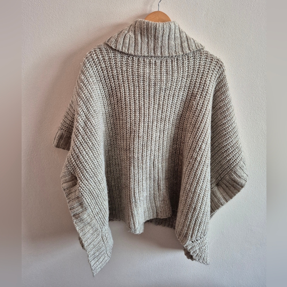 Wool And Alpaca Blend Chunky Knit Poncho Sleeping On Snow Anthropologie One Size - Picture 3 of 7